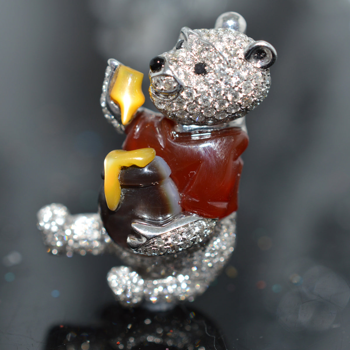 Adorable 18K White Gold Diamond &quot;Winnie The Pooh&quot; Pin/Pendant